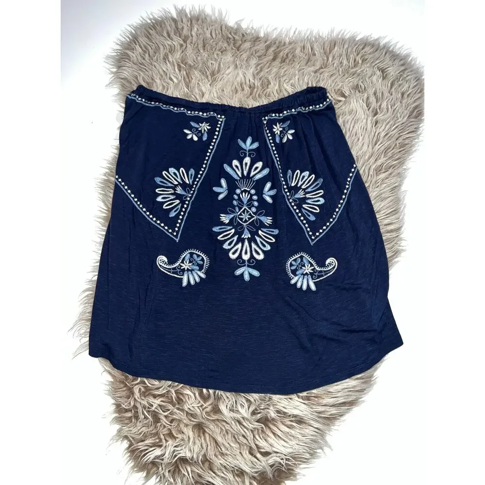 Torrid women’s navy blue embroidered floral skirt